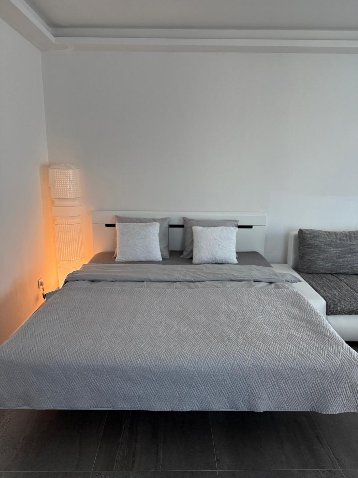 Apartamento 72m2 Private Garden Parking Free Praga